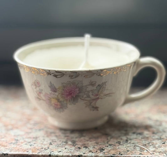 White Beeswax Candle in Teacup Cashmere Scent