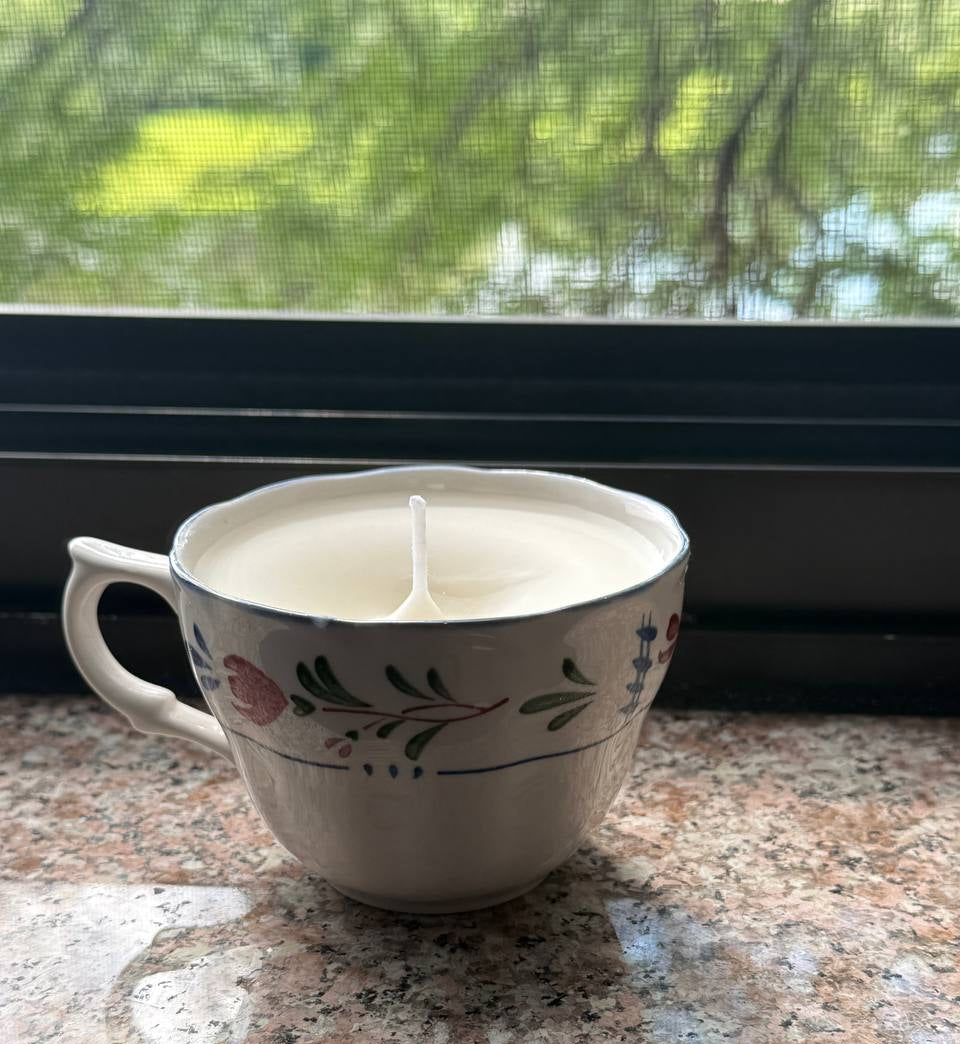 Vanilla Vintage Teacup Treasure